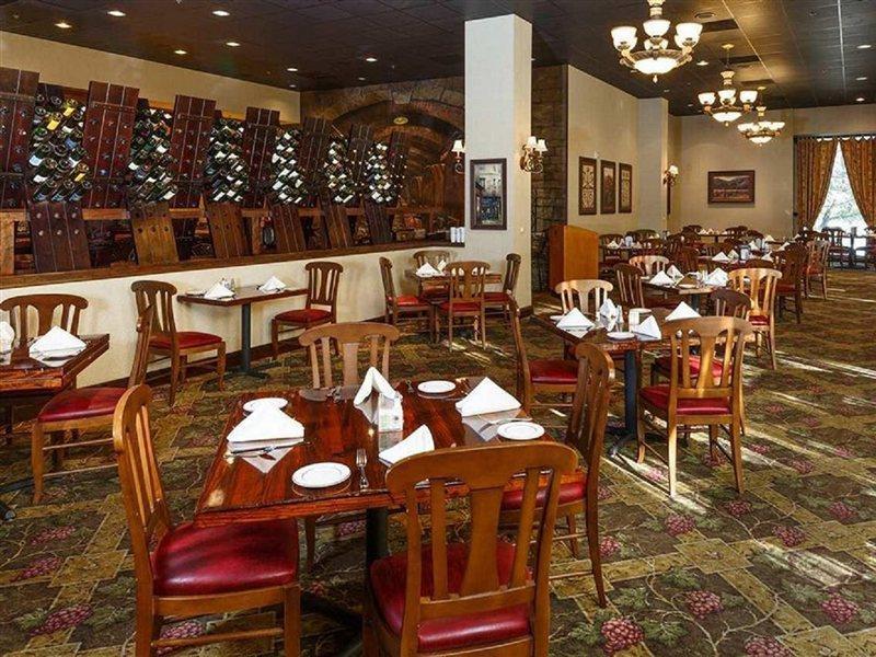 Hotel Zessa Orange County Airport, A Doubletree By Hilton Санта Ана Екстериор снимка